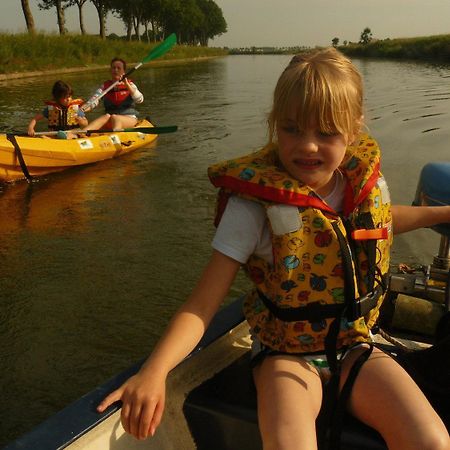 De Boot Hotel Merkem Bagian luar foto